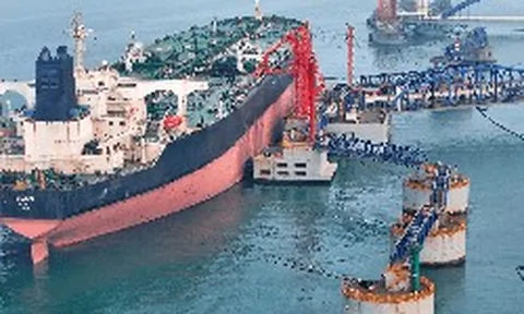 Giá dầu vượt 100 USD/thùng, một quốc gia có kho dự trữ hơn 1 tỷ thùng nắm trong tay khả năng chi phối thị trường