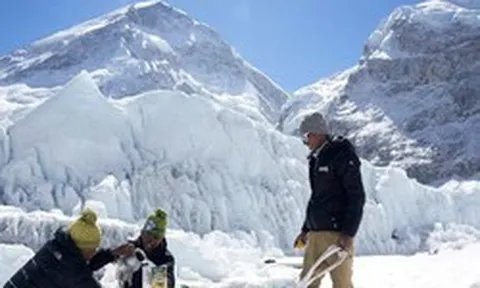 Băng tan ở Himalaya đe dọa nguồn nước của hàng trăm triệu người
