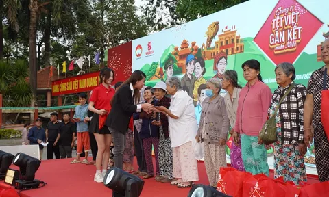 Chuỗi sự kiện cộng đồng thuộc chiến dịch “Chung Vị Tết Việt – Gắn Kết Muôn Miền” của SABECO đặt chân đến Vĩnh Long và Cần Thơ