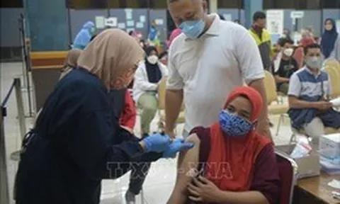 COVID-19 tại ASEAN hết 24/11: Ca mắc mới tăng nhanh tại thủ đô Lào; Cảnh báo làn sóng dịch mới ở Malaysia