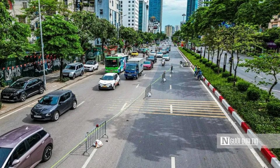 Hà Nội: Khu vực đường Văn Cao được rào chắn phục vụ thi công metro