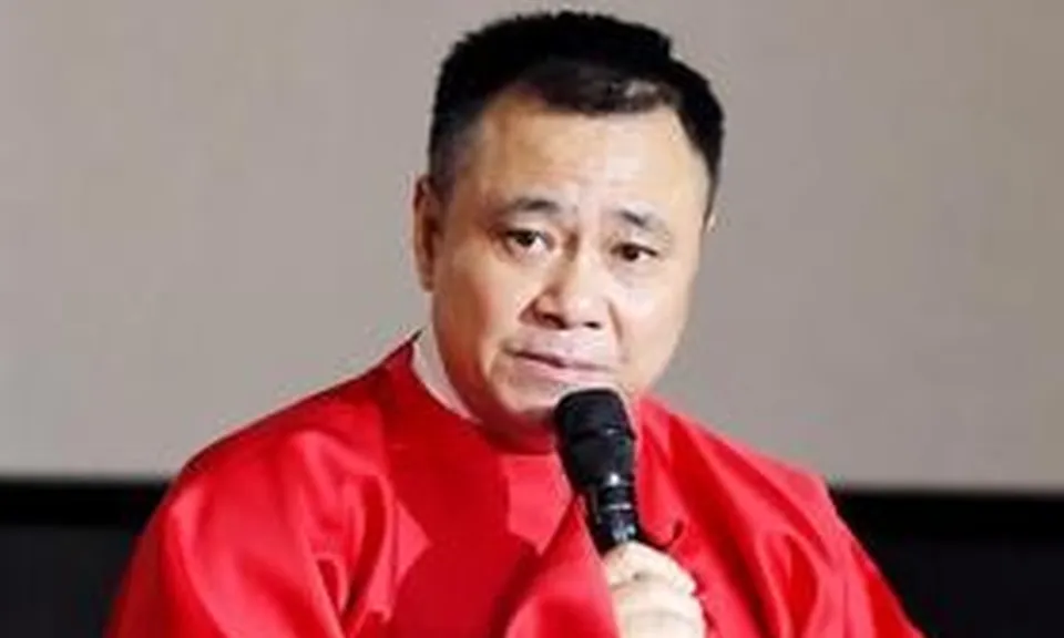 NSND Tự Long gây bất ngờ ở tuổi 53