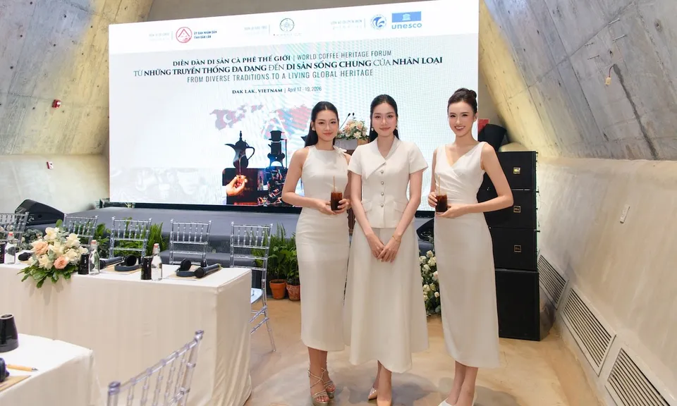 Người đẹp Việt gây ấn tượng tại diễn đàn cà phê quốc tế ở Buôn Ma Thuột